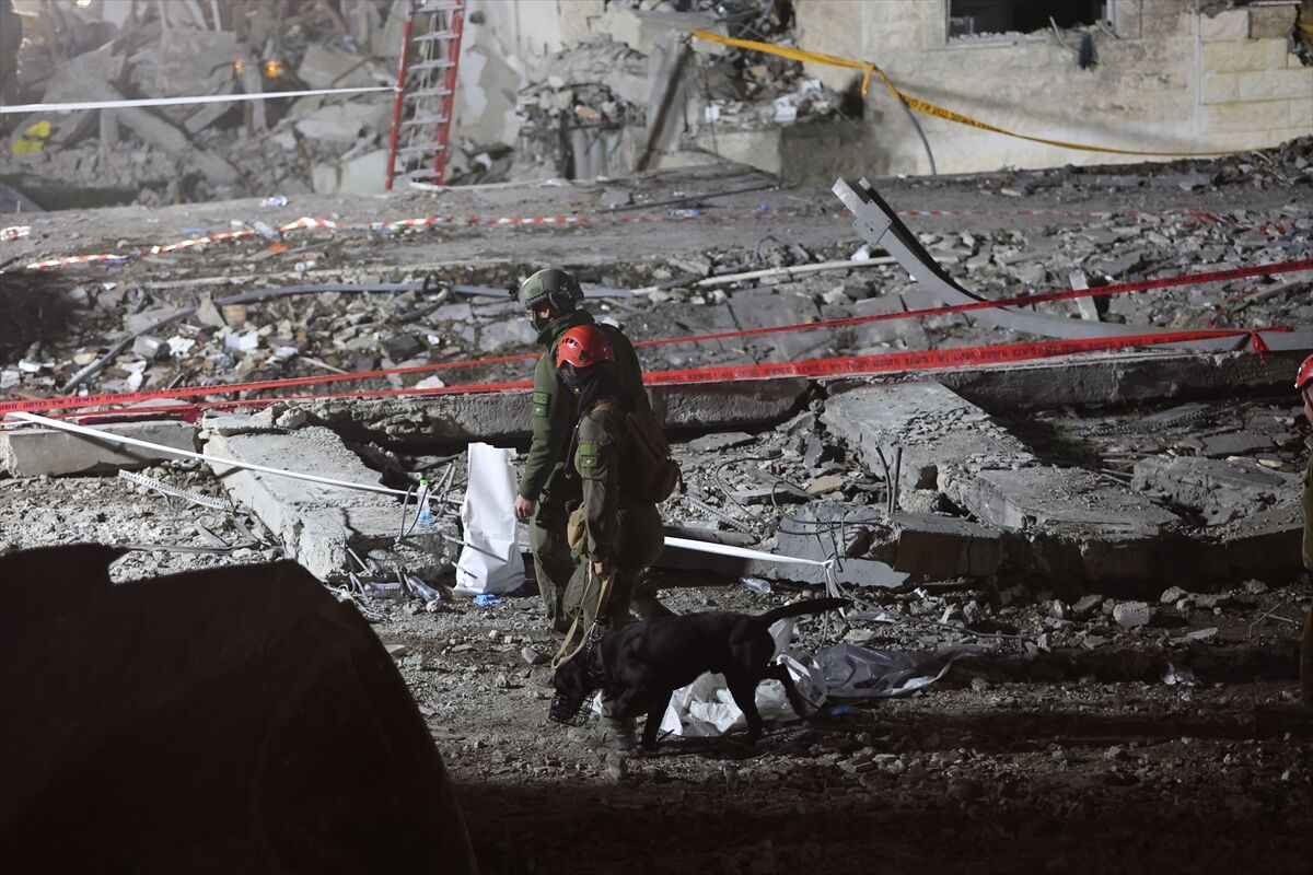 A A 20260301 40704626 40704623 I R A N I N I S R A I L E D U Z E N L E D I G I F U Z E S A L D I R I S I N D A 9 K I S I O L D U