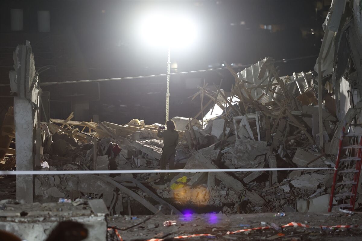 A A 20260301 40704626 40704624 I R A N I N I S R A I L E D U Z E N L E D I G I F U Z E S A L D I R I S I N D A 9 K I S I O L D U