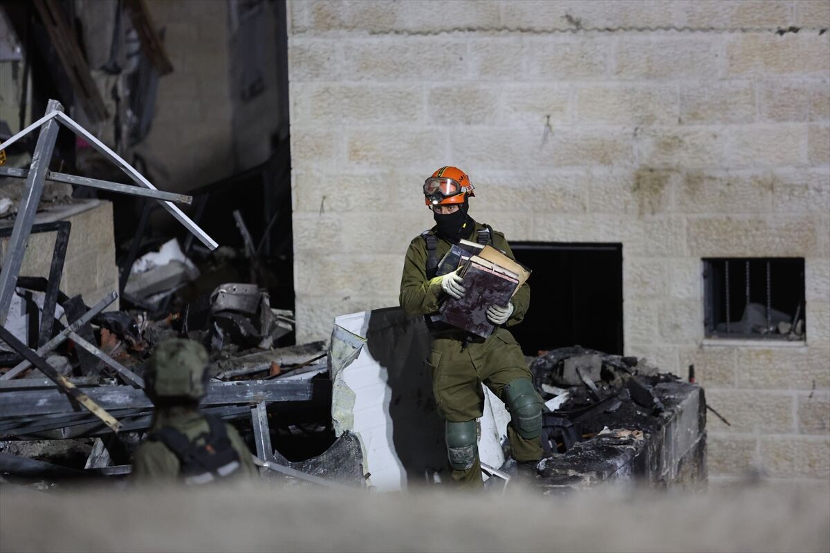 A A 20260301 40705749 40705743 I R A N I N I S R A I L E D U Z E N L E D I G I F U Z E S A L D I R I S I N D A 9 K I S I O L D U