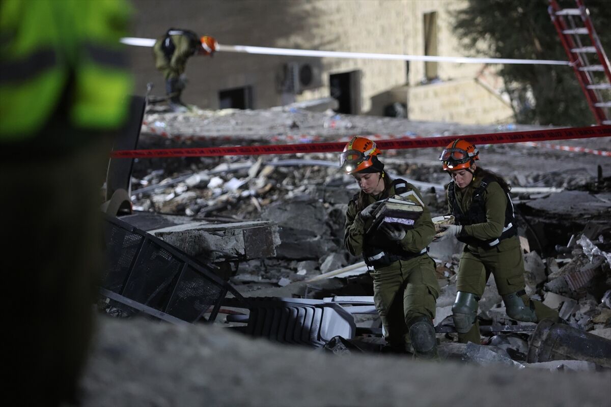 A A 20260301 40705749 40705744 I R A N I N I S R A I L E D U Z E N L E D I G I F U Z E S A L D I R I S I N D A 9 K I S I O L D U