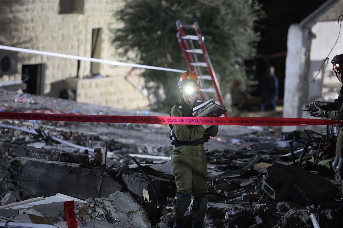 A A 20260301 40705749 40705746 I R A N I N I S R A I L E D U Z E N L E D I G I F U Z E S A L D I R I S I N D A 9 K I S I O L D U