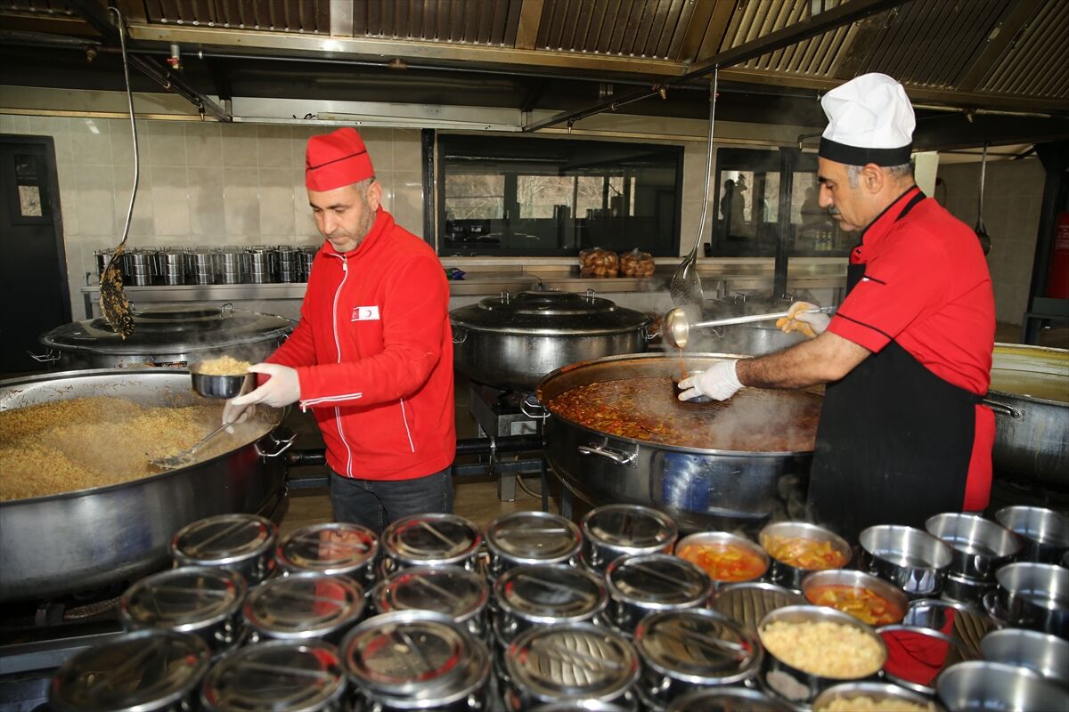 A A 20260303 40719743 40719740 T U R K K I Z I L A Y D O G U D A Y U Z L E R C E A I L E Y E I F T A R D A S I C A K A S U L A S T I R I Y O R