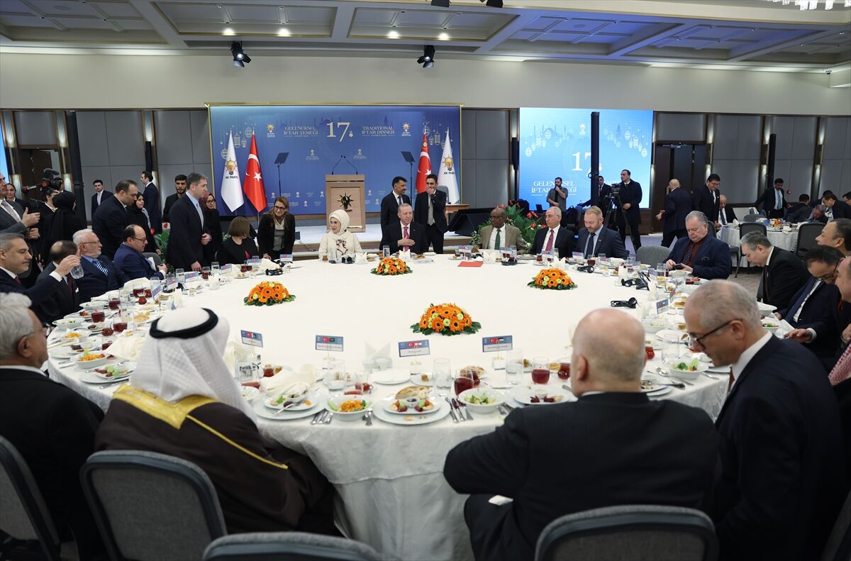 A A 20260309 40777433 40777414 C U M H U R B A S K A N I E R D O G A N 17 G E L E N E K S E L B U Y U K E L C I L E R I F T A R P R O G R A M I N A K A T I L D I