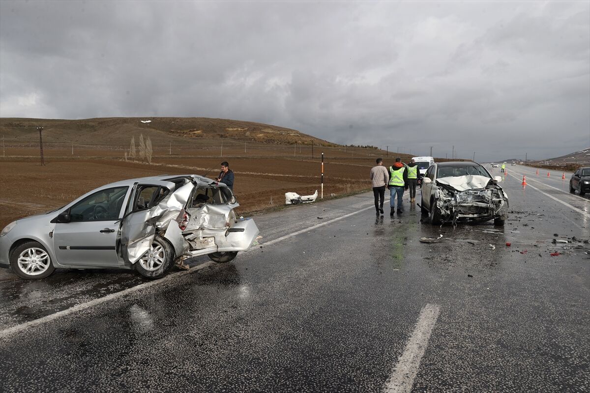 A A 20260322 40900384 40900383 S I V A S T A U C A R A C I N K A R I S T I G I K A Z A D A 1 K I S I O L D U 5 K I S I Y A R A L A N D I