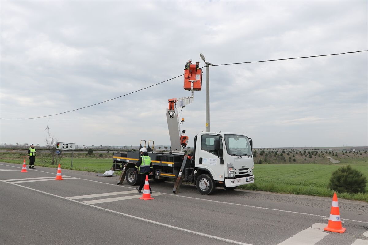 A A 20260327 40940321 40940316 T R A K Y A D A L E Y L E K L E R I C I N E L E K T R I K D I R E K L E R I N E 1000 P L A T F O R M K U R U L D U