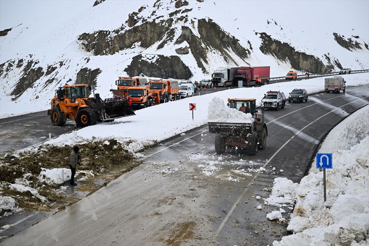 A A 20260328 40951913 40951906 V A N H A K K A R I K A R A Y O L U C I G N E D E N I Y L E K A P A N D I