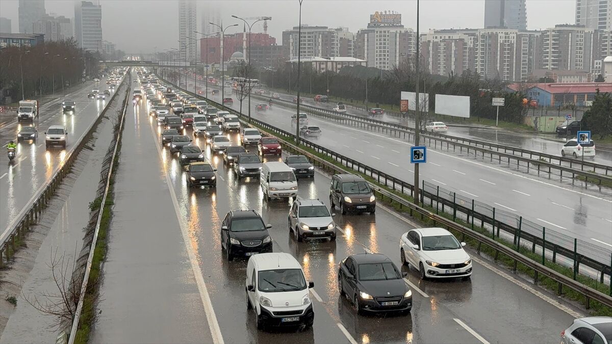 A A 20260330 40962913 40962911 I S T A N B U L D A Y A G M U R U N D A E T K I S I Y L E S A B A H S A A T L E R I N D E T R A F I K Y O G U N L U G U Y A S A N I Y O R