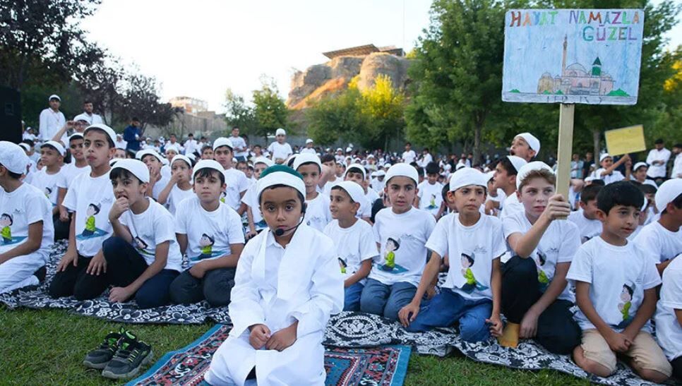 Bayram Namazi Nasil Kilinir Hanefilere Ve Safiilere Gore Ayri Ayri Kisaca (6)