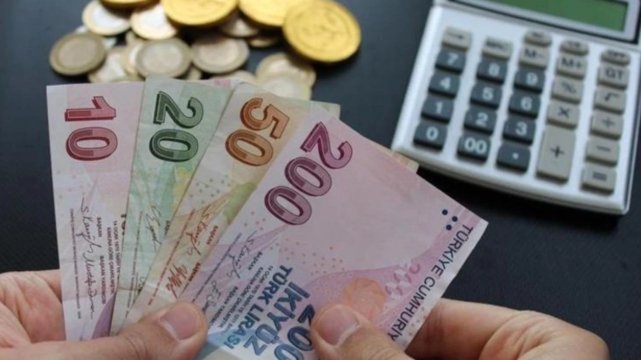 Emekli Ve Asgari Ücretlinin Maaşı Iki Ayda Eridi!