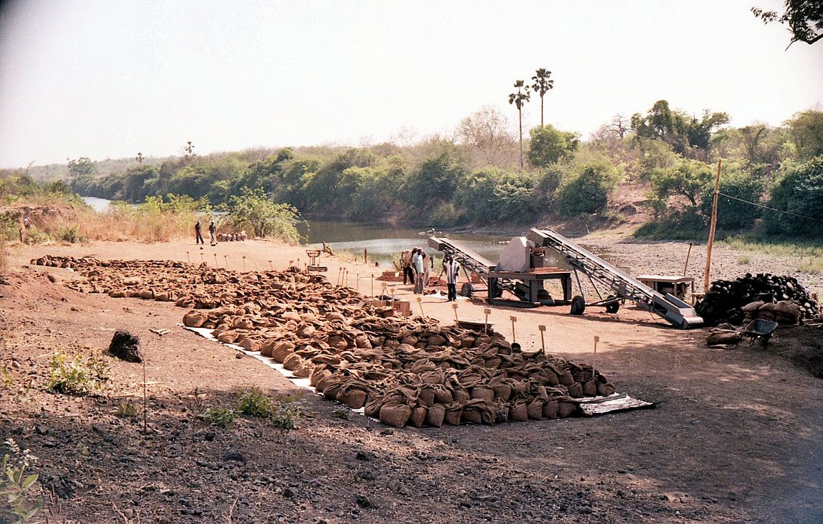 Yabancı şirketlere rest çekti: 71 madencilik ruhsatı iptal edildi
