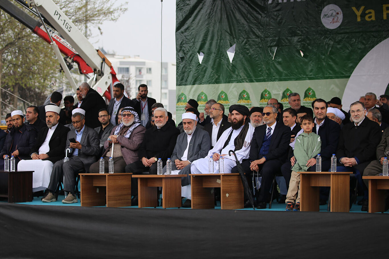 03Eeace9 B48B 448B 945C 2B35B7D70484