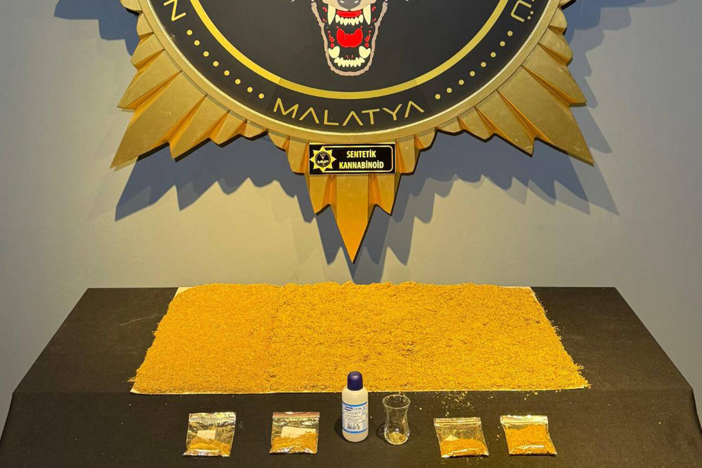 Malatya'da sokak satıcılarına narkotik operasyonu!