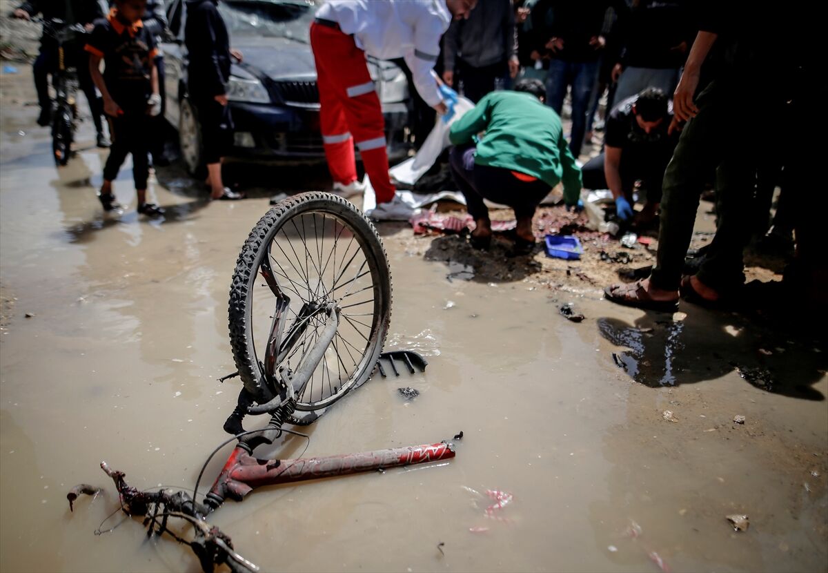 A A 20260406 41030281 41030262 I S R A I L O R D U S U N U N S E Y H R I D V A N D A D U Z E N L E D I G I S A L D I R I D A B I R F I L I S T I N L I O L D U B I R C O C U K I S E A G I R Y A R A L A N D I