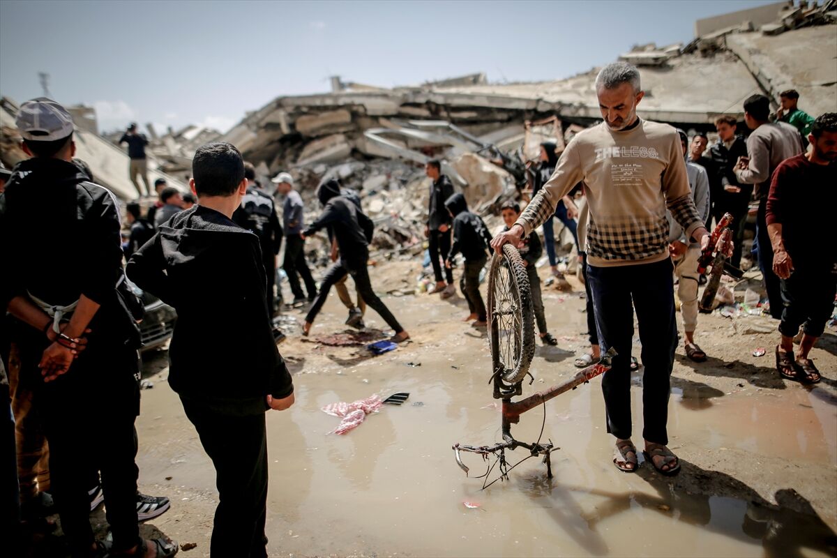 A A 20260406 41030281 41030269 I S R A I L O R D U S U N U N S E Y H R I D V A N D A D U Z E N L E D I G I S A L D I R I D A B I R F I L I S T I N L I O L D U B I R C O C U K I S E A G I R Y A R A L A N D I