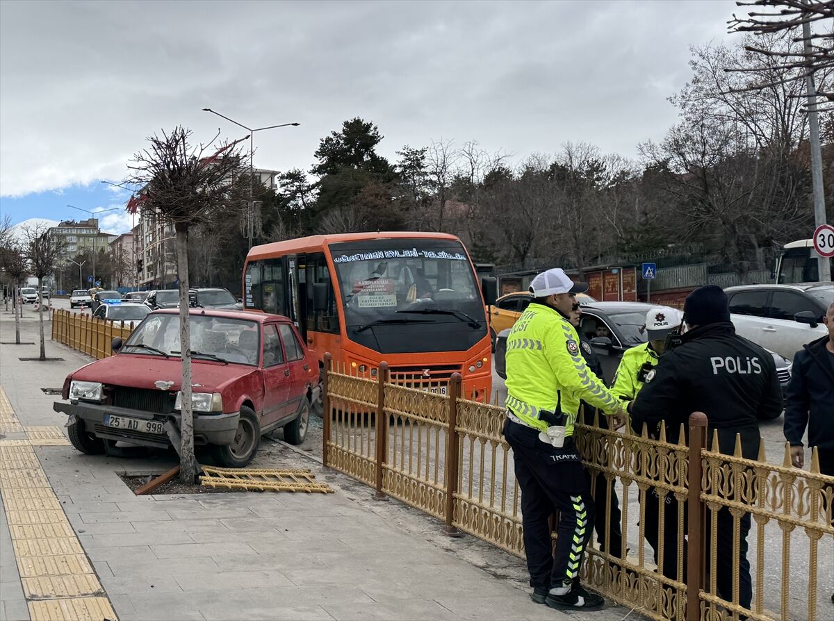 A A 20260406 41030292 41030289 E R Z U R U M D A O T O M O B I L I N M I N I B U S T E N I N E N Y O L C U L A R A C A R P M A S I S O N U C U 5 K I S I Y A R A L A N D I