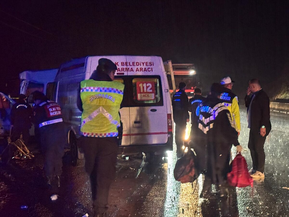 A A 20260408 41052594 41052593 B U R D U R D A M I N I B U S L E T I R I N C A R P I S M A S I S O N U C U 7 K I S I O L D U 3 K I S I Y A R A L A N D I