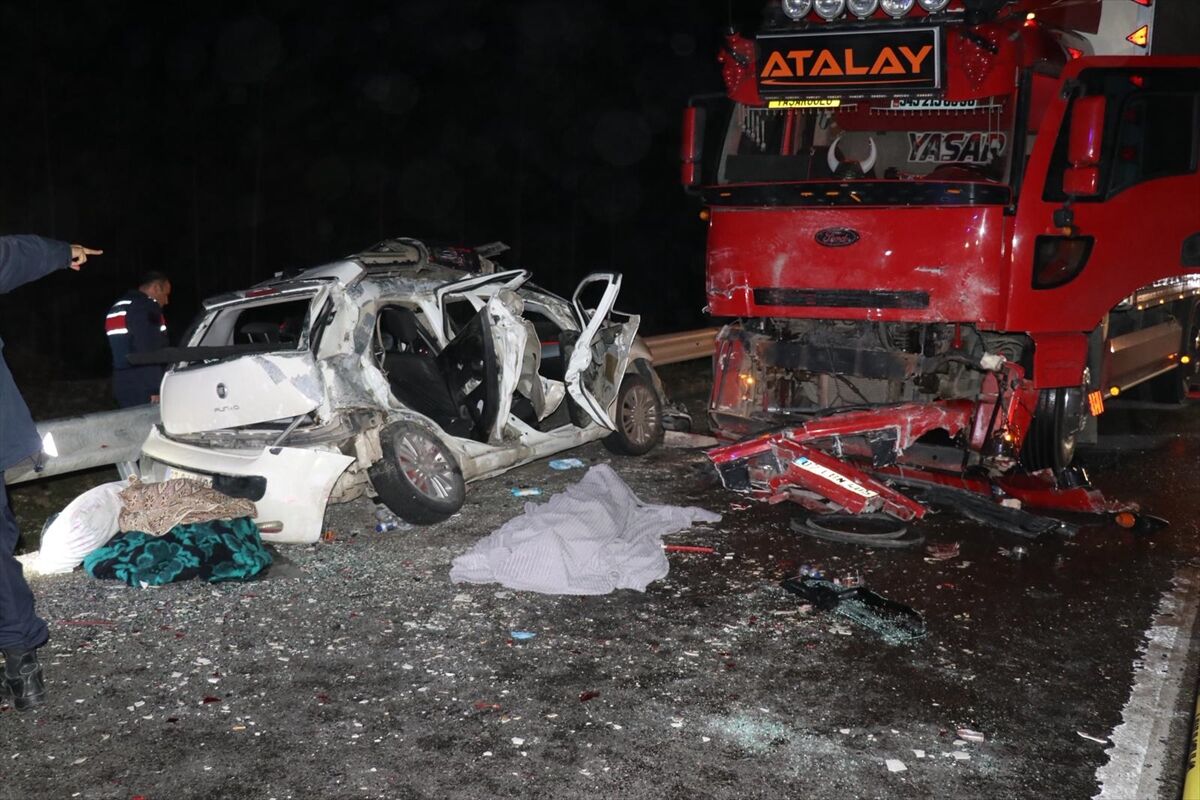 A A 20260409 41064138 41064136 B U R D U R D A O T O M O B I L I L E K A M Y O N U N C A R P I S T I G I K A Z A D A 1 K I S I O L D U 5 K I S I Y A R A L A N D I