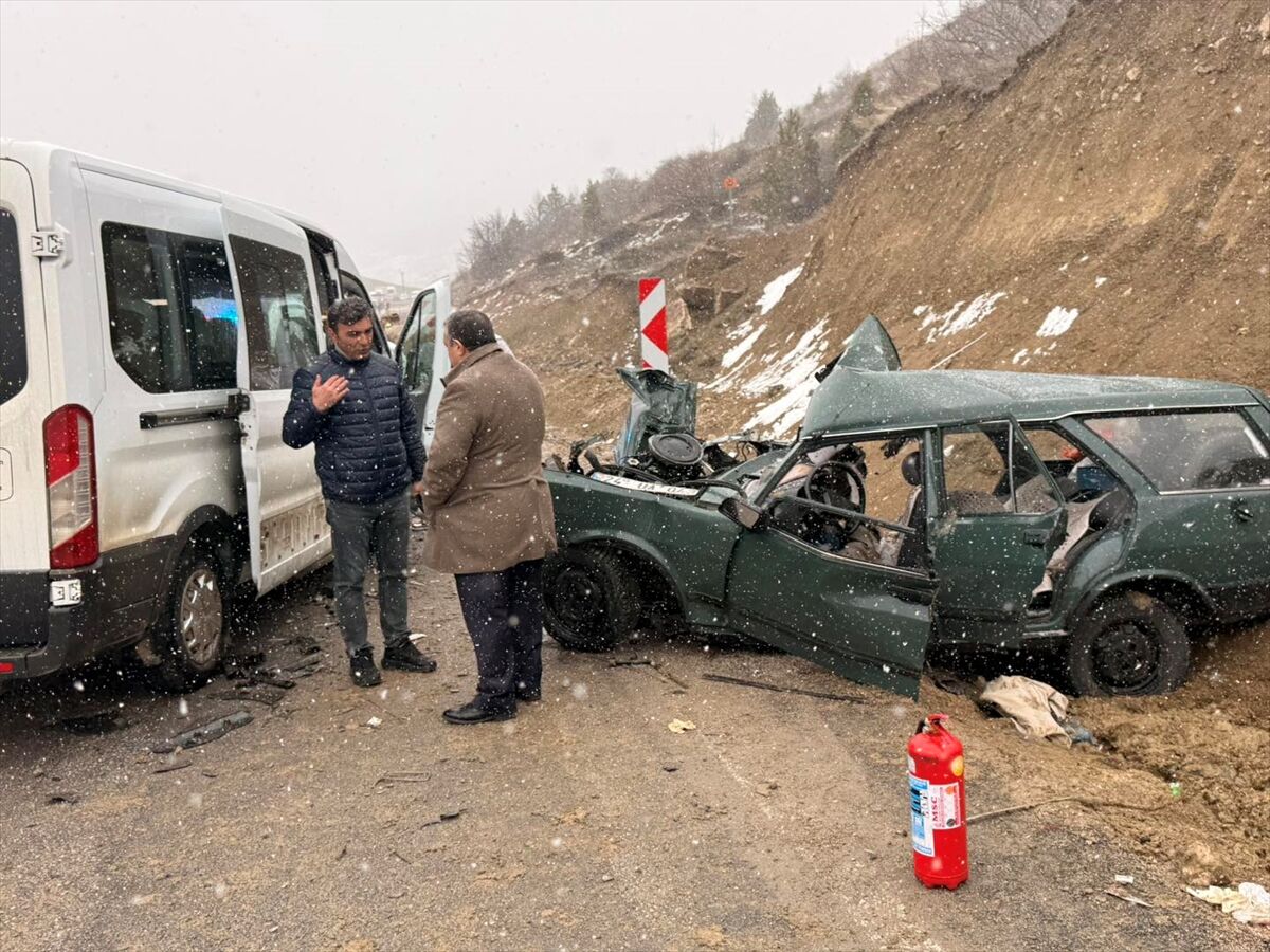 A A 20260410 41073918 41073915 G U M U S H A N E D E S E R V I S M I N I B U S U Y L E O T O M O B I L I N C A R P I S T I G I K A Z A D A 1 K I S I O L D U 9 K I S I Y A R A L A N D I