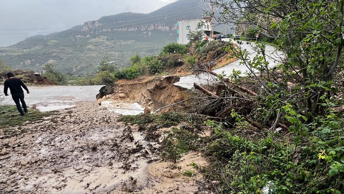 A A 20260418 41147102 41147093 M E R S I N D E S A G A N A K N E D E N I Y L E M A H A L L E Y O L U N D A C O K M E Y A S A N D I