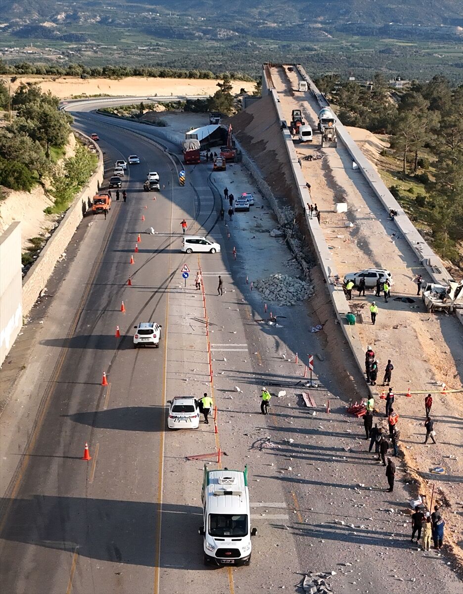 A A 20260427 41226200 41226197 M E R S I N D E F R E N I B O S A L A N T I R Y A P I M I S U R E N K A C I S R A M P A S I N A C A R P T I 1 I S C I O L U 4 K I S I Y A R A L A N D I