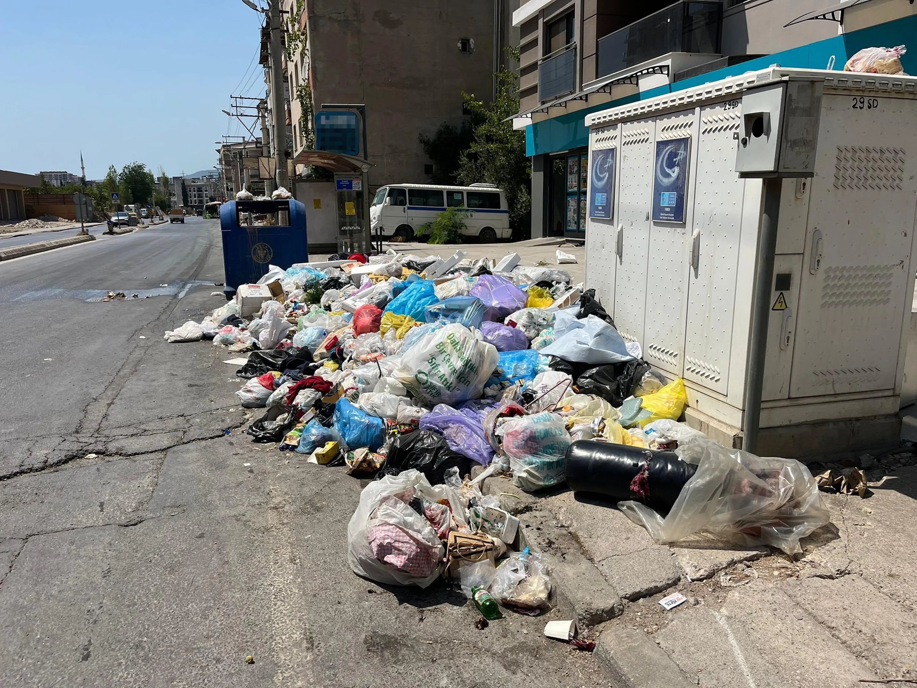 Izmirde Cop Krizi Suruyor Dag Oldular 3