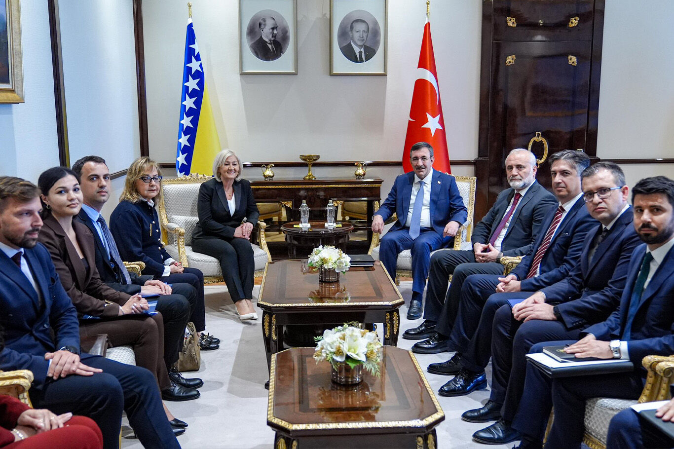 Cevdet Yılmaz, Bosna Hersek Başbakanı Krişto ile görüştü