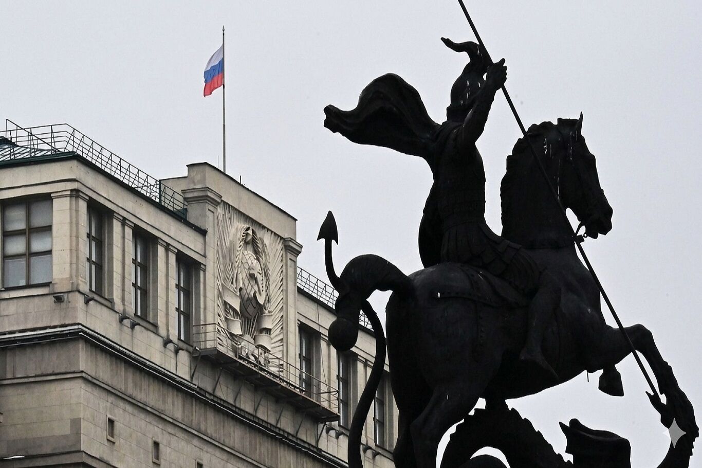 Rusya Parlementosundan Putin'e tam yetki: Başka ülkelere müdahale