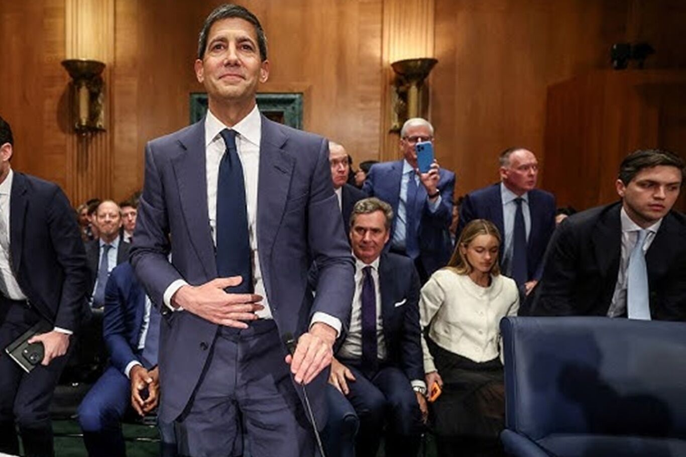ABD Senatosu Warsh'ı Fed başkanı olarak onayladı!