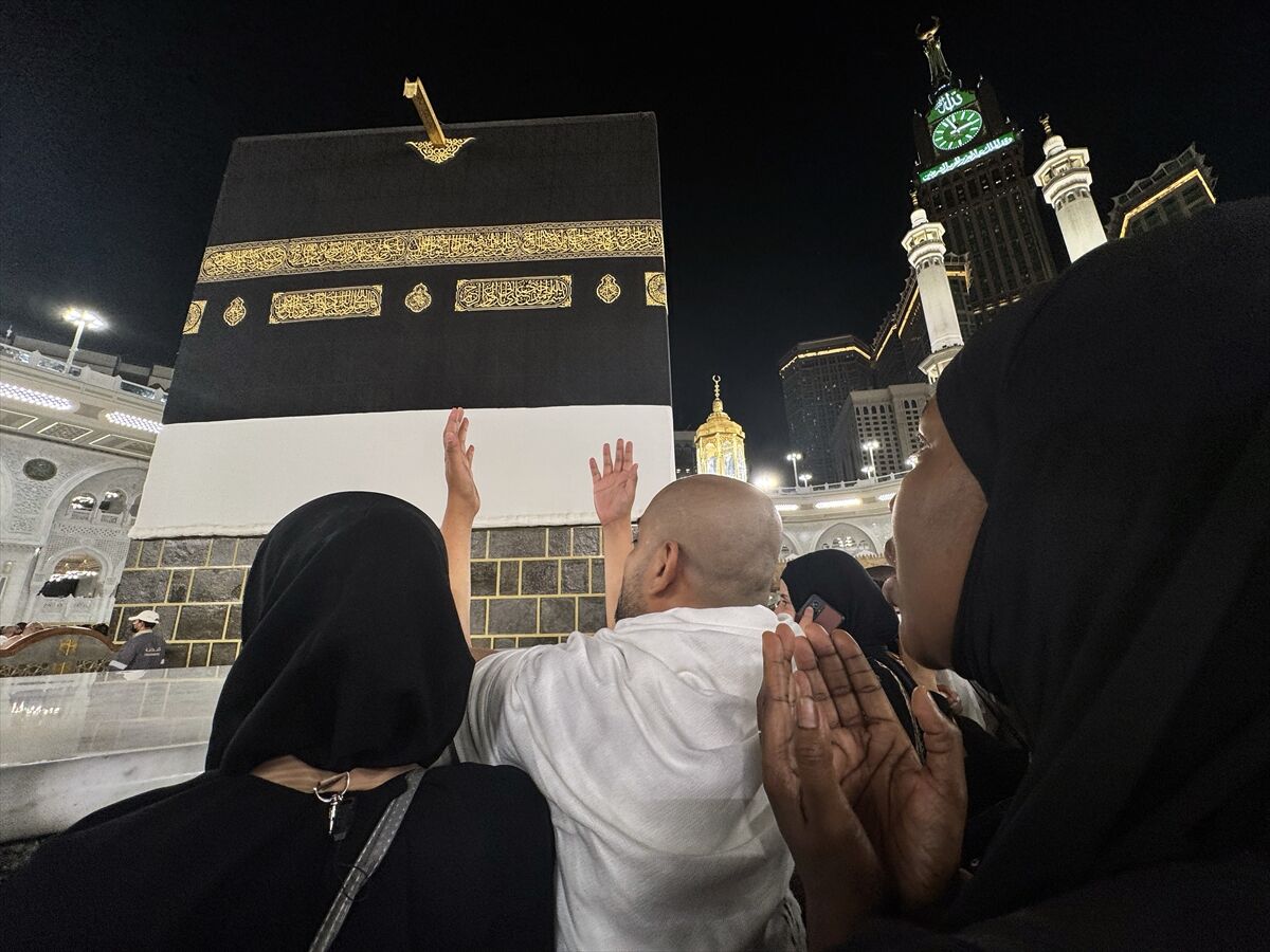 Kabe'de Büyük Coşku: Gözler Arafat Vakfesinde!