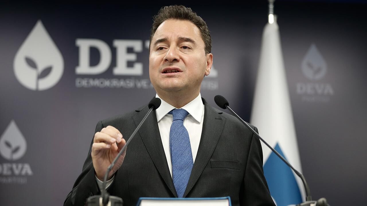 Babacan’dan Ruhban Okulu çıkışı: Açıklamayı niye Atina’da Patrik yapıyor?