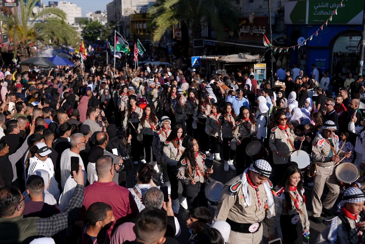 İşgal altındaki Batı Şeria'da arife yoğunluğu