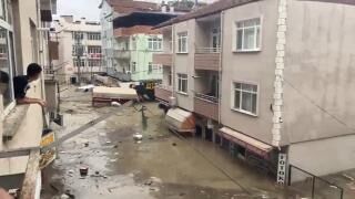 Samsun'da sağanak sele dönüştü!