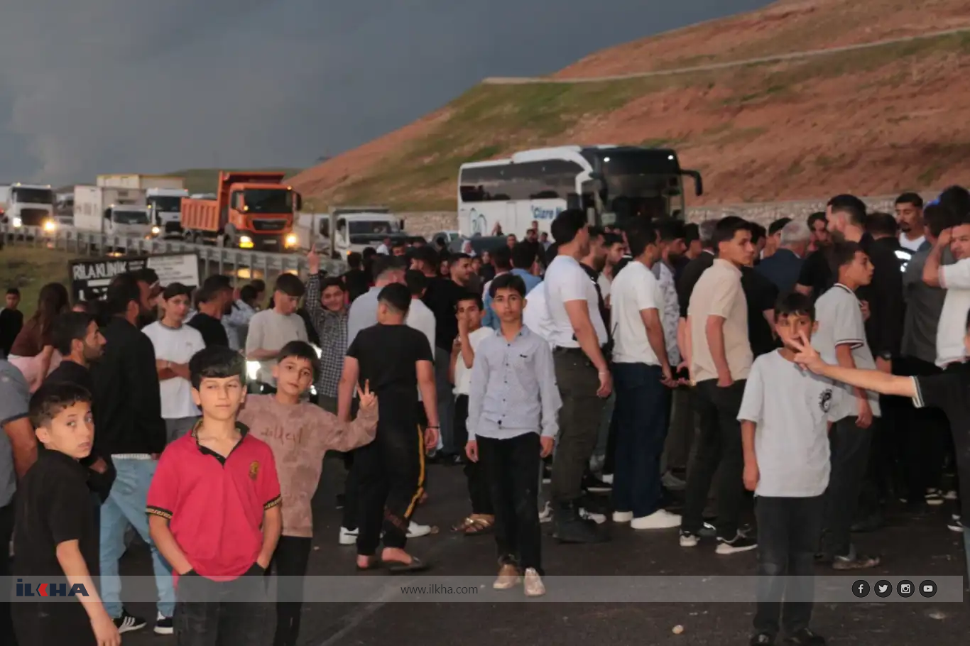 Yolu Kapattı