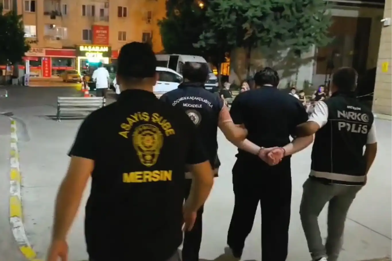 Kırmızı Bültenle aranan uluslararası uyuşturucu kaçakçısı yakalandı!